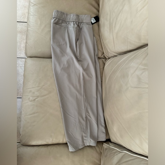 Eddie Bauer Women's Rapids Capri in CINDER. MSRP $64 - Picture 8 of 17